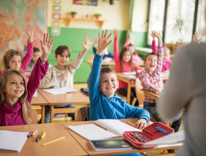 DIPLOMA OF PRIMARY SCHOOL TEACHING