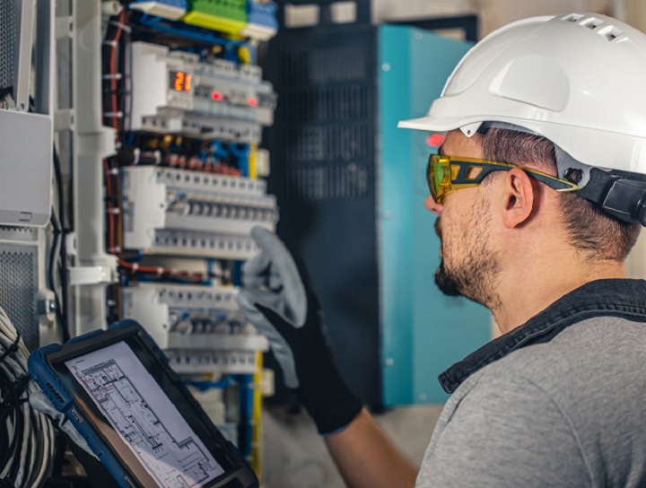 DIPLOMA OF ELECTRICAL TECHNITIAN 