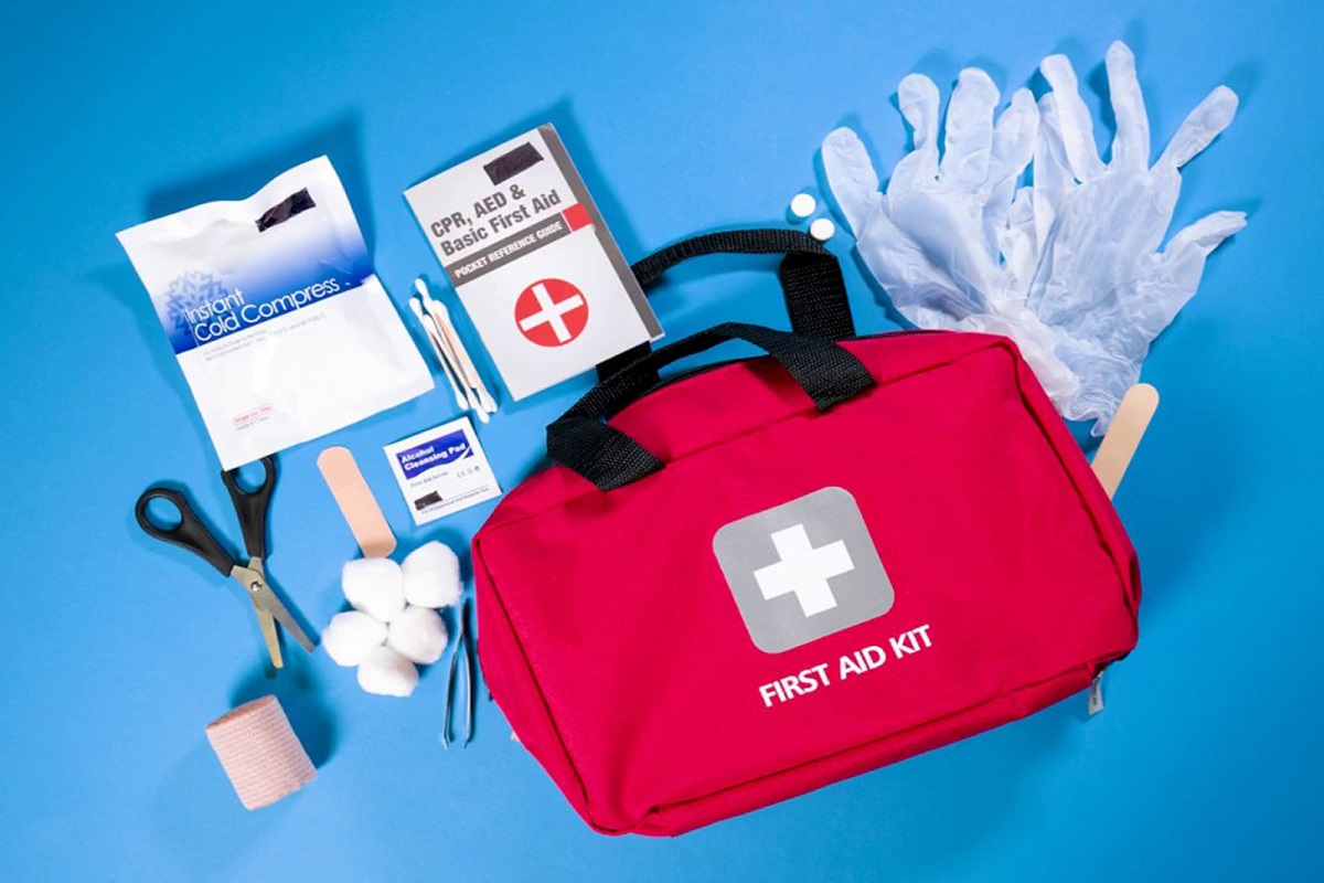 FIRST AID COURSE 